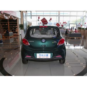 5 Door 5 Seater Mini Electric Hatchback 310km Long NEDC Range High Speed