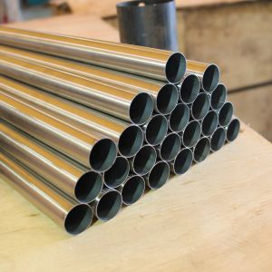 Manual Fiber Laser Pipe Cutting Machine With Manual Feeding 200mm Pipe Cutting