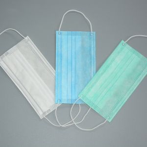 Disposable Earloop Face Mask 17.5 * 9.5cm Breathable Non Woven Medical Face Mask