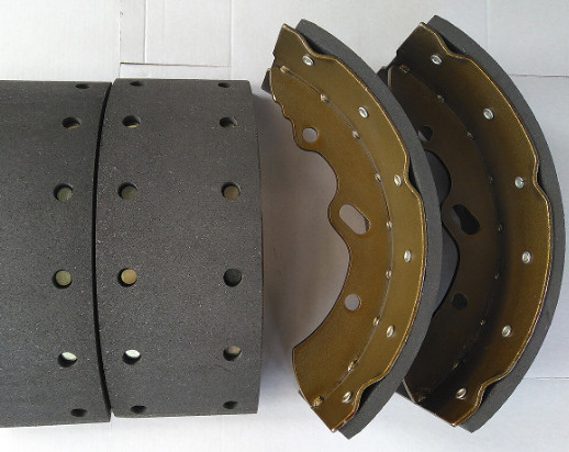 Quality K6722 Mitsubishi Fuso Canter Parking Brake Shoes 8-94311-777-0 wholesale