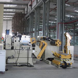 Automatic Metal Sheet Decoiler Straightening Machine Pneumatic Punching Tool