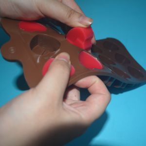 LFGB Custom Chocolate Molds Heart Shaped Mousse Cake Silicone Mold