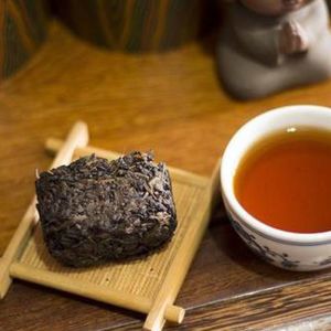 Refreshing Hunan Dark Tea / Gift Package Compressed Tea Brick