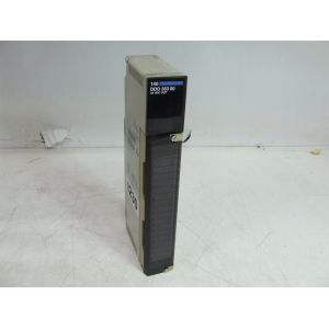 140DRA84000 32VDC 24vdc Schneider Modicon Quantum 4 Group Channels