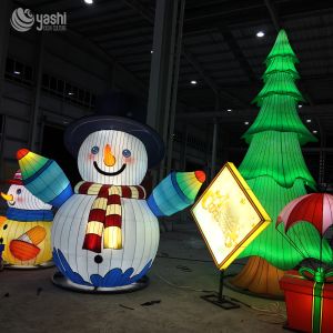 Cartoon-themed lanterns for New Year, Valentine's Day and Thanksgiving