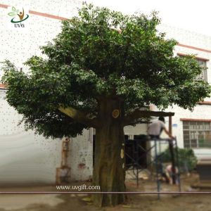 China UVG Durable and burly garden decoration plastic trees with silk artificial banyan leaves on sale