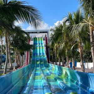 Large Venue Full Size Map Customized Factory Cheap Water Park Slide High-quality