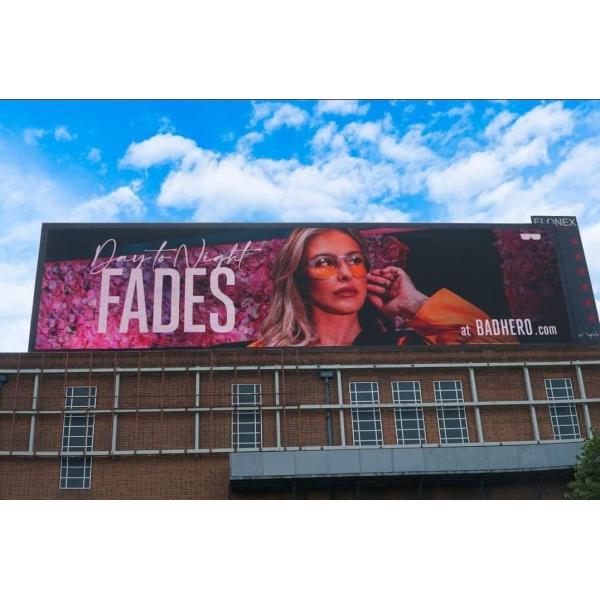 10mm Or More High Refresh Rate No Ghosting 3840hz Advertising LED Billboard