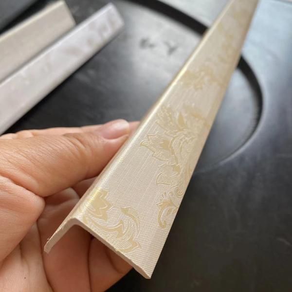 UV Resistant Inside Corner Wall Trim Wall Corner Guard PVC 50*50mm