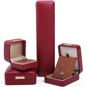 Floating Effect Red PU Leather Luxury Jewelry Packaging Box Set with Gold Bar