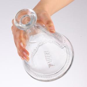 Tom Ford Vodka Bottle Fast Customization with Triangle Glass Jars and Cork