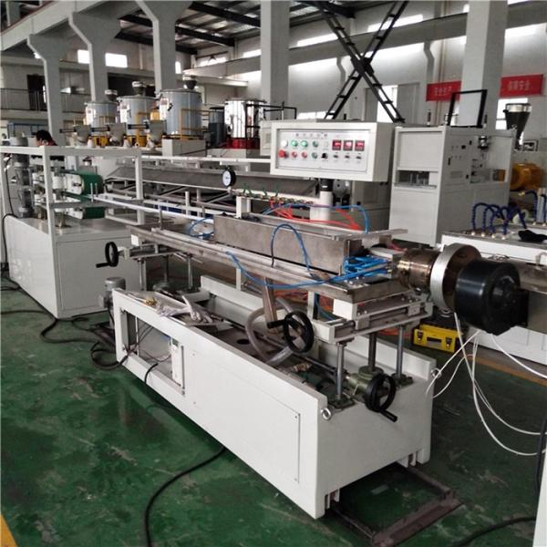 Quality T5 Transparent PC Lampshade Extruder Machine Adopts Efficient Extrusion Screw wholesale