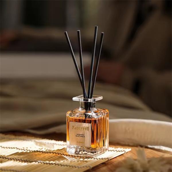 Elegant Aroma Reed Diffuser Set Perfume For Bedroom Fragrance Home Use Compact
