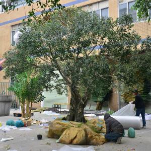 UV-Resistant large 5m customized olive tree artificial with Trunk Realism