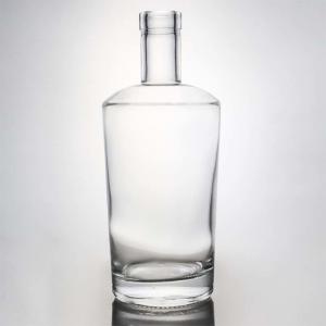 China Clear Custom Logo 750ml Extra Flint Square Glass Bottle for Spirits Gin Vodka Whiskey on sale