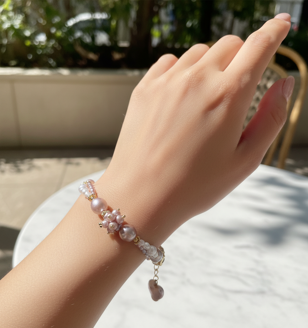 Versatile Pearl bracelet crafted to meet diverse fashion needs ideal for shops