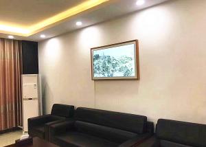 Full Color LCD Digital Signage Touch Screen Build - In Clock And Calendar