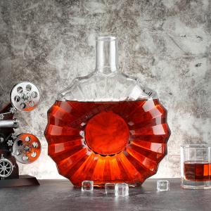 China Rubber Stopper Sealing Type Clear 750ml Glass Bottle for Vodka Gin Rum Alcohol Whiskey on sale