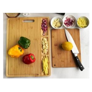 Varnished Surface Bamboo Cutting Board Set With 3 Separate Compartments