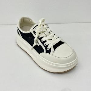 Cheap Leisure Black And White Canvas Sneakers With Breathable Mesh Upper for sale