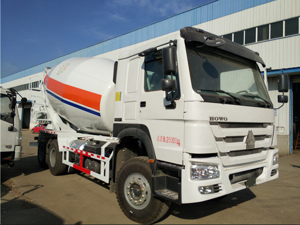 6x4 8 - 10m3 Mixer Tank Truck With 10 Tire Sinotruk Howo7 / Concrete Mixer Truck