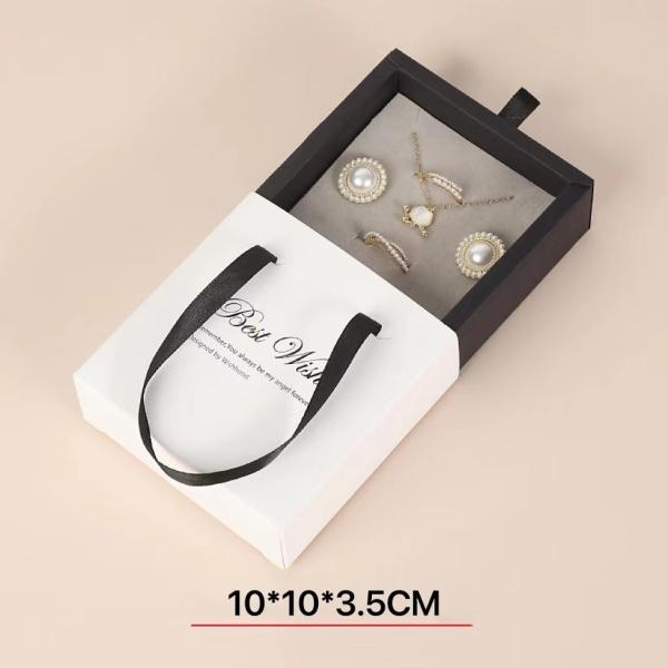 Eco Friendly 10x10x3.5 Cardboard Gift Packaging Box Necklace And Earring Gift Box