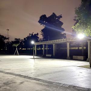 Outdoor Solar Powered Reflector LED Flood Light 500W 1000W IP66 Waterproof