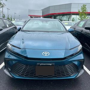 China 2024 2025 Car Toyatas Camrys 2.5hg 2.5he Hybrid Sedan Car 2.5 Q 2.5q 2.5hq Auto Car camrys 70 75 80 avto Seats 5 People on sale