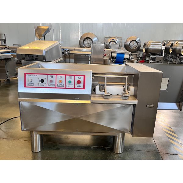 Meat Processing Commercial Automatic 2500W Meat Cube Cutting Machine For 300