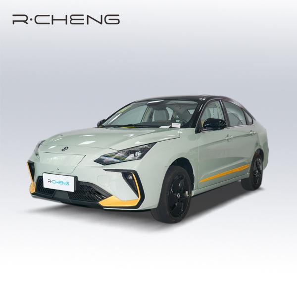 Quality Left Hand Drive China Electric Vehicle Dongfeng E70 Sedan Green & White Color Max Range 433km wholesale