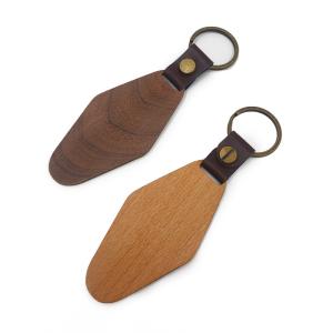 Customized Rhombus Wooden Keychain 14g Personalized Engraved Watel Walnut