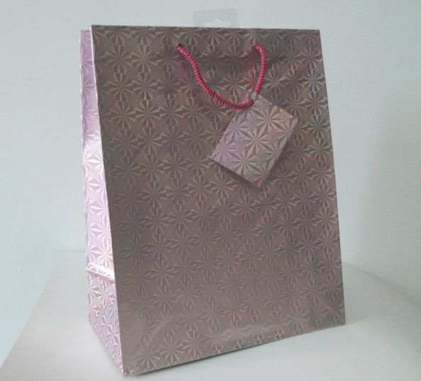 Quality fashion xmas paper paper gift bag with customised size nice design and mini tag wholesale