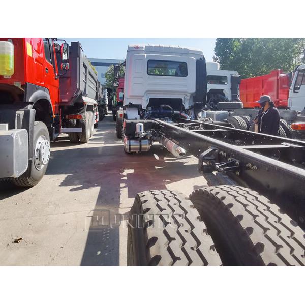 Shacman L3000 Heavy Duty Cargo Truck Chassis 4x2 210hp 6 Wheels Chassis