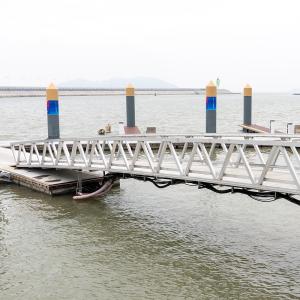Durable Design Marine Aluminum Gangways Silver Customized Floating Dock Pontoon
