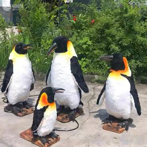 Movable Animation Penguin Sculpture Rust Proof For Decoration