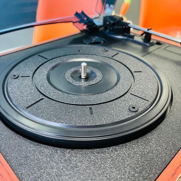 Vintage Record Player With Built In Speakers , 3 Speed Turntable With Speakers