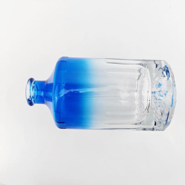 Quality 500ml 700ml Luxury Gradient Blue Glass Wine Bottle with Hot Stamping Surface Handling wholesale
