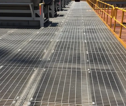 Customized 20x3 20x5 25x3 Steel Grating for Heavy Duty Walkway Platform Drain