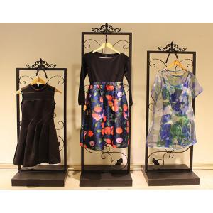 Carving Design Clothing Shop Display Furniture With Excellent Spraying Surface