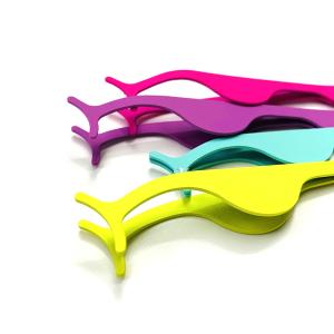 Lightweight Plastic Eyelash Tweezers Various Color Uniform Size Custom Package