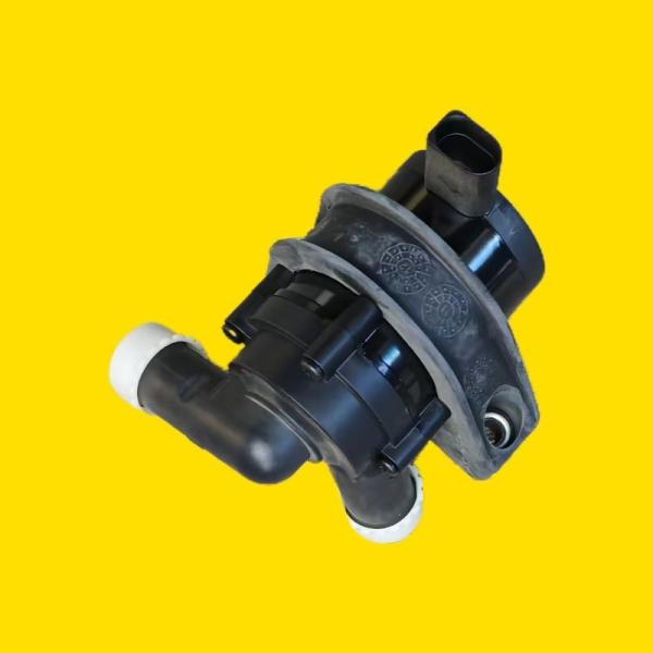 Replace Auxiliary Coolant Pump Of New FAW Audi A4/Avant2005-2008