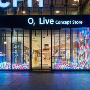 P3.9-7.8Q50T Transparent Glass LED Screen Window Wall