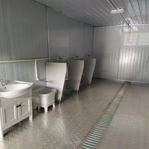 Breathable 20FT/40FT Customized Camping Mobile Restroom Portable Toilet Movable