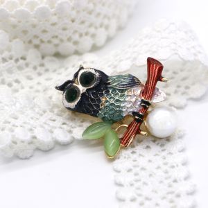 Owl Shape Fashion Brooch Pin Diamond Electroplated Color 3.8cm Size
