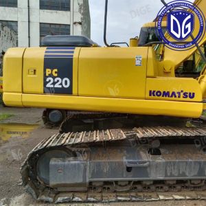 Reliable Performance USED PC220-7 Excavator With Enhanced Grip And Traction