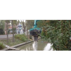 Pile Hammer - Compact Solution for Sheet Piling in Tight Spaces