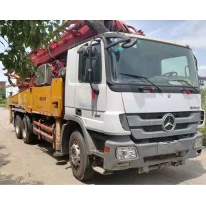 China 12Mpa Used Concrete Pump Trucks Euro4 46m 4 Section Vertical Reach on sale