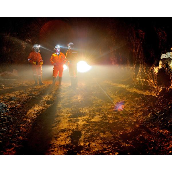 Portable Compact Design Rechargeable Led Headlamp 117 Lum 4000 Lux Pc Material