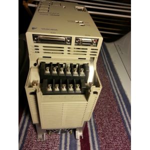 Yaskawa SGDB-10ADS AC SERVO AMPLIFIER 200-230V 8A 0.85KW 3 PHASE NEW