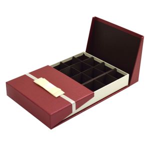 Cheap custommiddle door-opened hinged chocolate box with magnet closure for sale